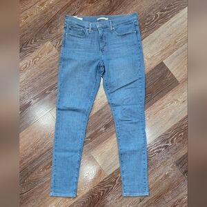 Womens Levis Shaping Skinny Jeans